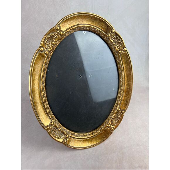 Vintage Ornate Gold Toned Oval Picture Frame - Picture 2 of 5